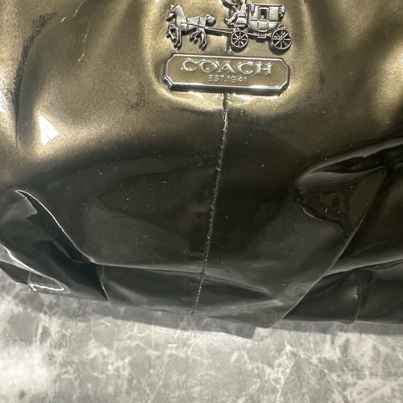 Coach Emerald Patent Leather Vintage Silk Lining Organizer Shoulder Handbag - Picture 3 of 8